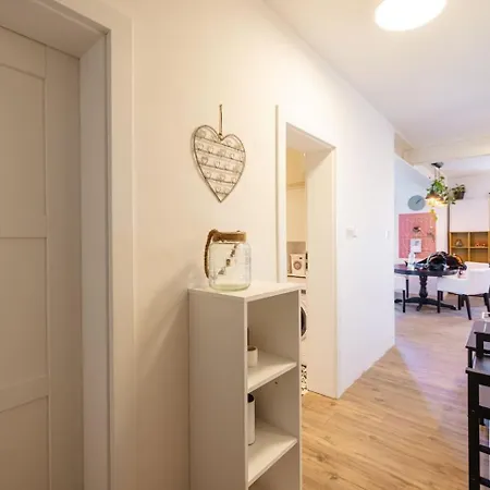 דירה Rinella House *